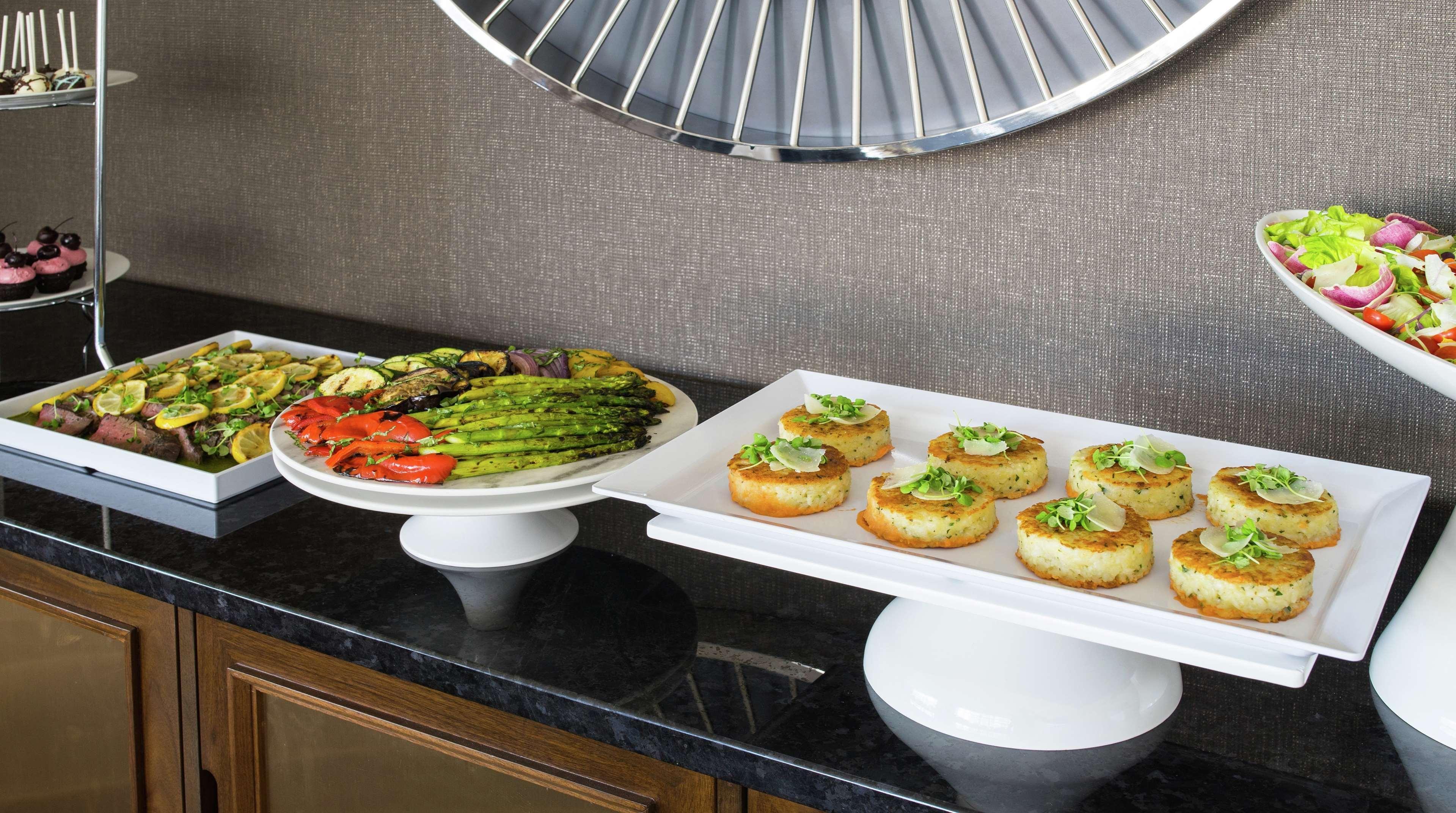 Home2 Suites By Hilton Chicago Mccormick Place Εξωτερικό φωτογραφία