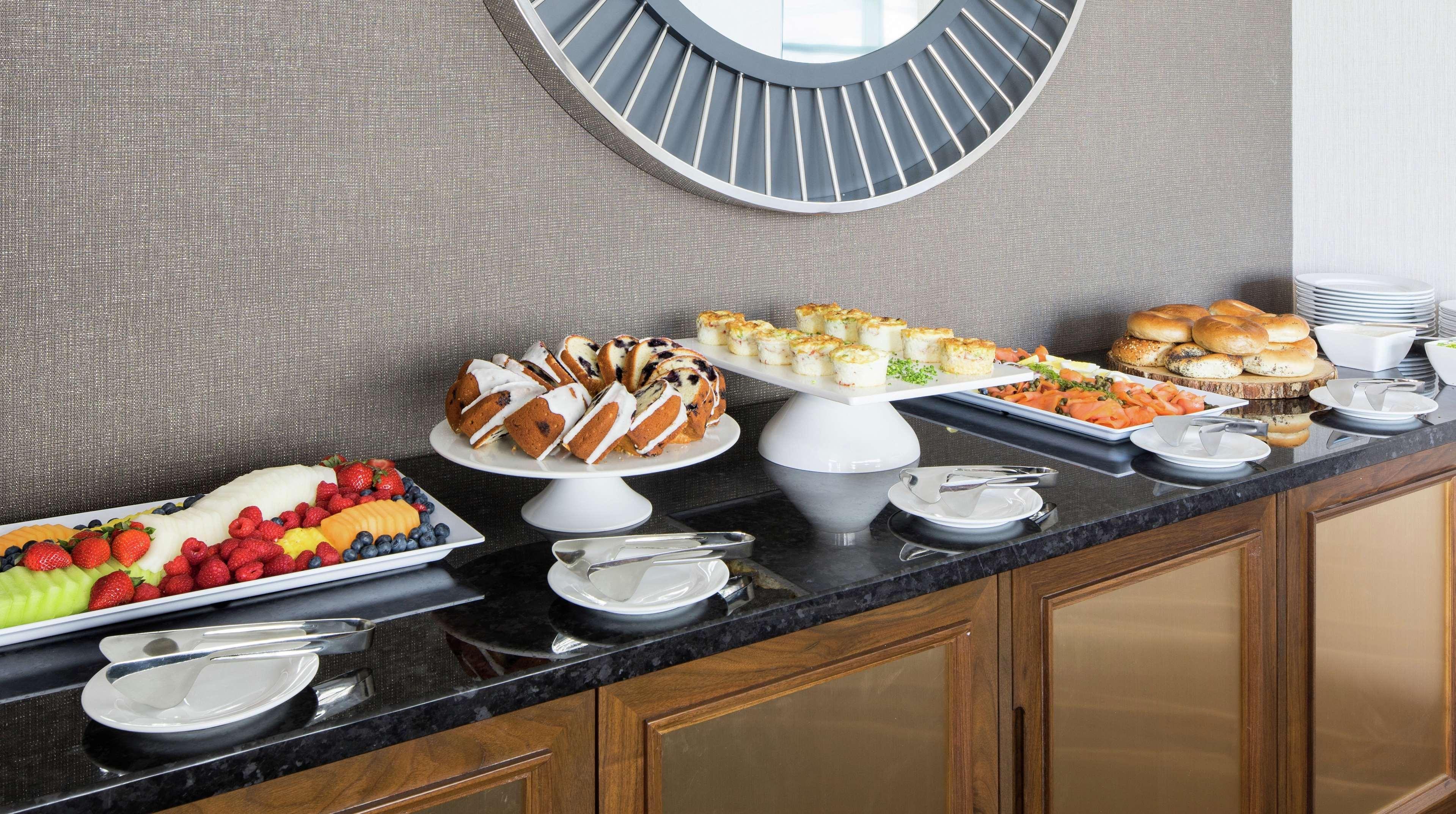 Home2 Suites By Hilton Chicago Mccormick Place Εξωτερικό φωτογραφία