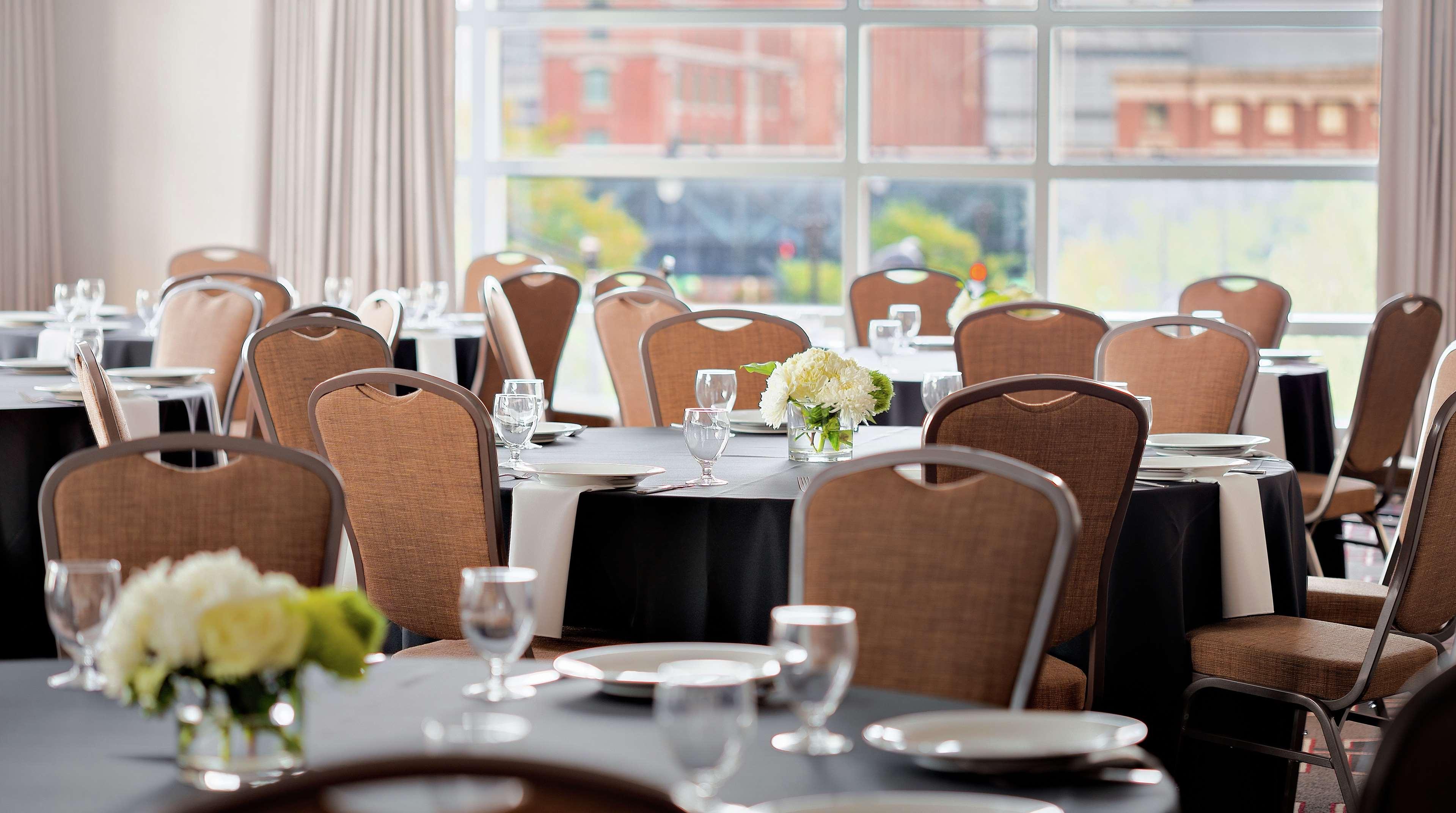 Home2 Suites By Hilton Chicago Mccormick Place Εξωτερικό φωτογραφία