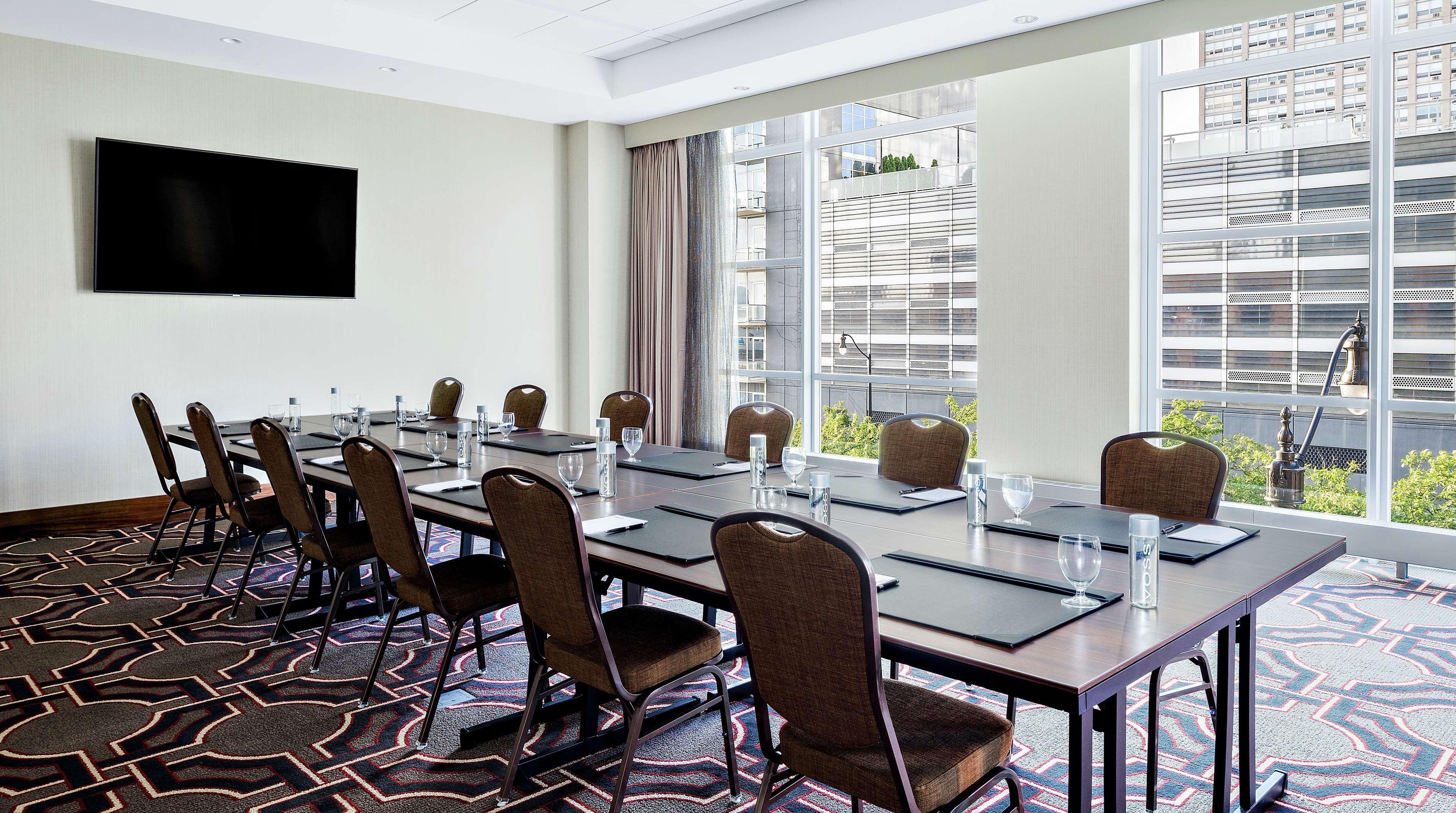 Home2 Suites By Hilton Chicago Mccormick Place Εξωτερικό φωτογραφία